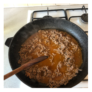 making lettuce leaf basil taco